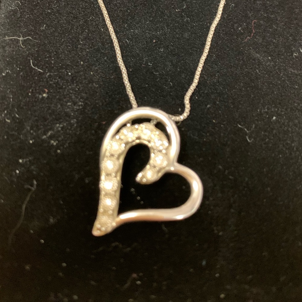 Kay Jewelers Diamond Heart necklace